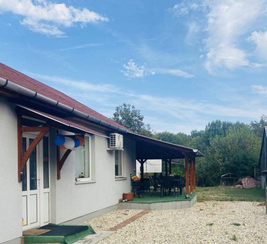 Eladó családi ház, Szirmabesenyőn 109 M Ft, 3 szobás