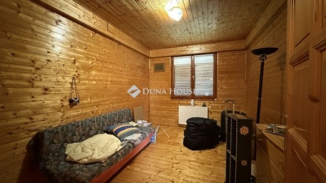 Eladó családi ház, Pécsett 99 M Ft, 4 szobás