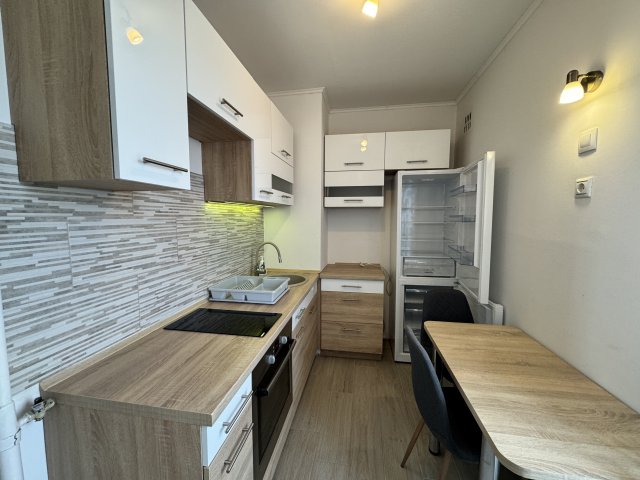 Eladó panellakás, Pécsett, Szabadság utcában 56.9 M Ft