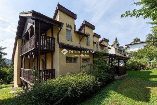 Eladó családi ház, Budapesten, II. kerületben 239.9 M Ft