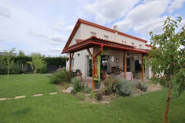 Kiadó családi ház, albérlet, Szegeden 550 E Ft / hó, 4 szobás