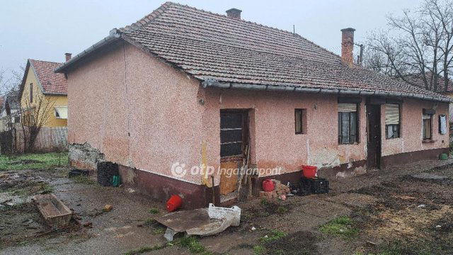 Eladó családi ház, Csanyteleken 8 M Ft, 2+1 szobás