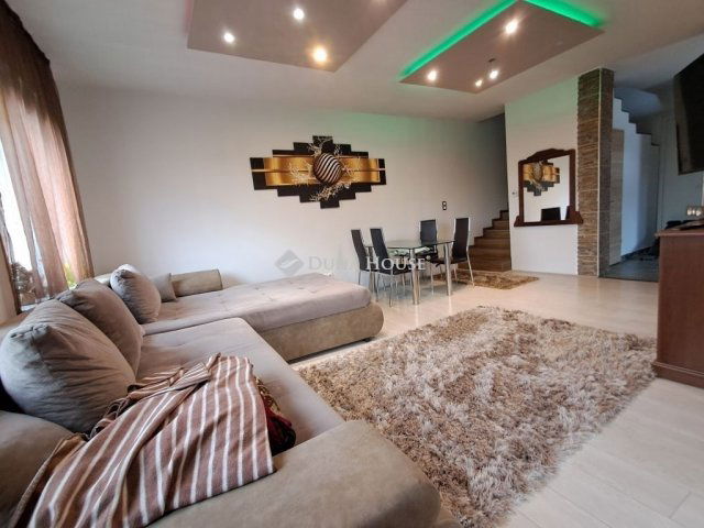 Eladó ikerház, Debrecenben 129 M Ft, 4 szobás