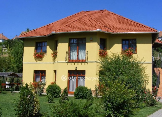 Eladó családi ház, Egerben 195 M Ft, 4 szobás