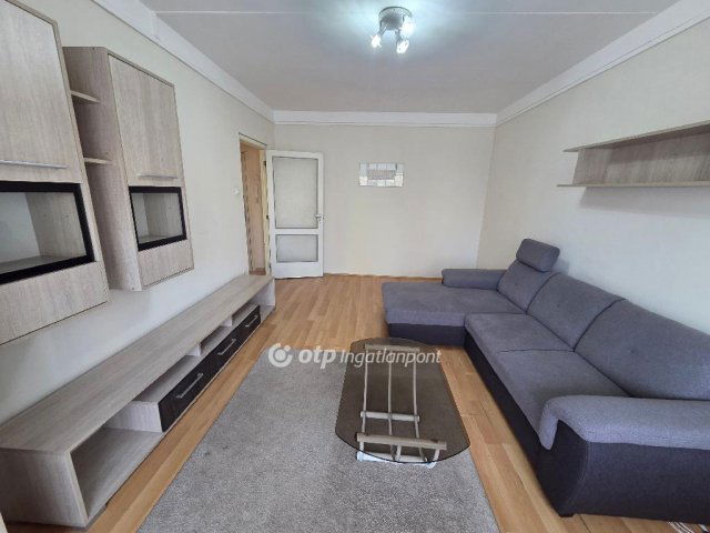 Kiadó panellakás, albérlet, Miskolcon 120 E Ft / hó, 2 szobás