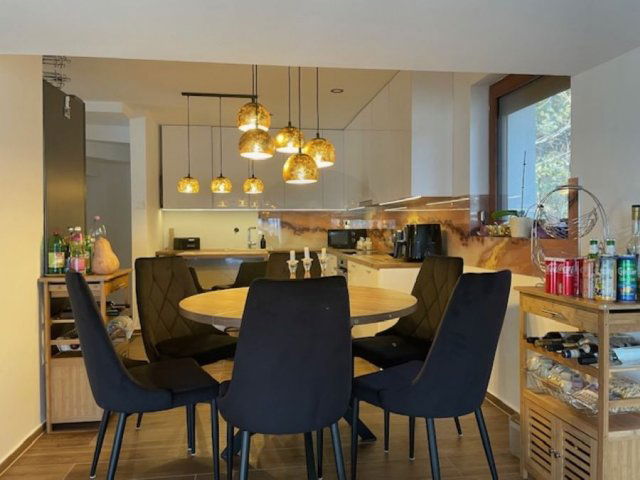 Eladó családi ház, Szentendrén 168 M Ft, 3+1 szobás