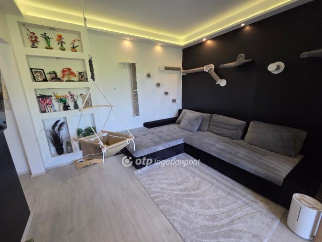 Eladó panellakás, Miskolcon 42.9 M Ft, 2+1 szobás