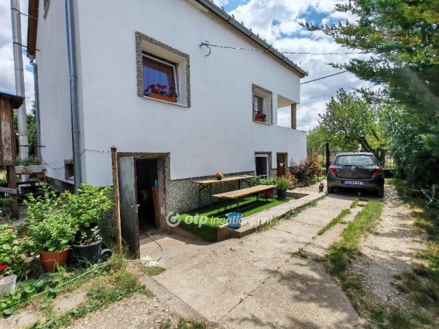 Eladó nyaraló, Sóskúton 67 M Ft, 1+3 szobás