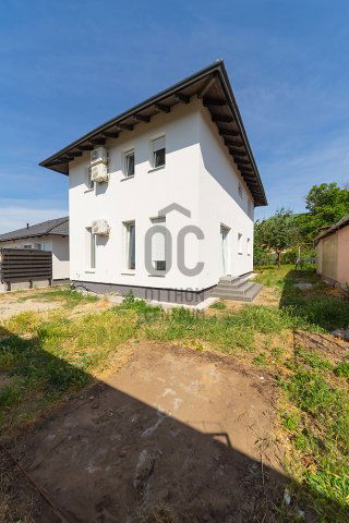 Eladó családi ház, Kerepesen 109.9 M Ft, 4 szobás