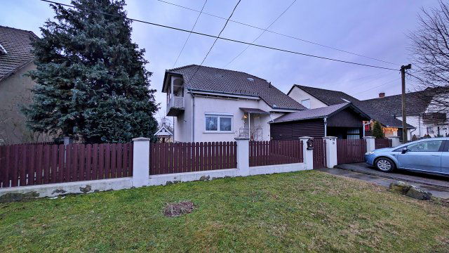 Eladó családi ház, Dejtáron 52 M Ft, 5 szobás
