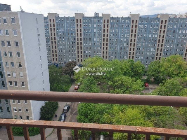 Eladó panellakás, Budapesten, III. kerületben 58.999 M Ft