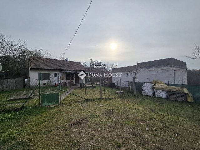 Eladó ikerház, Budapesten, XVIII. kerületben 49.9 M Ft, 2 szobás