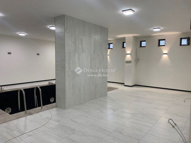 Eladó családi ház, Leányfaluban 279 M Ft, 6 szobás