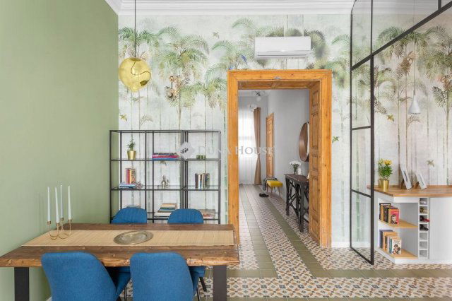 Eladó téglalakás, Budapesten, VII. kerületben, Klauzál téren