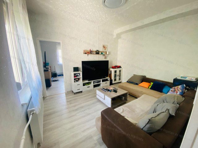 Eladó téglalakás, Almásfüzitőn 35.8 M Ft, 2+1 szobás