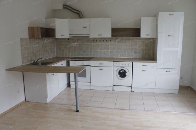 Kiadó téglalakás, albérlet, Sopronban 140 E Ft / hó, 1+1 szobás