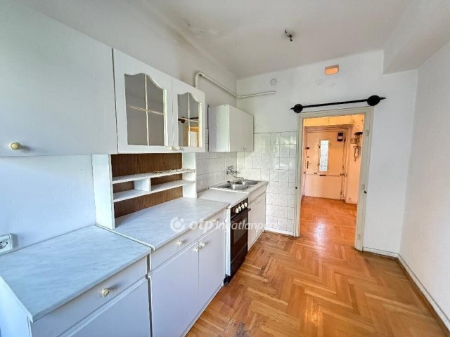 Eladó téglalakás, Budapesten, XI. kerületben 60.8 M Ft, 1 szobás