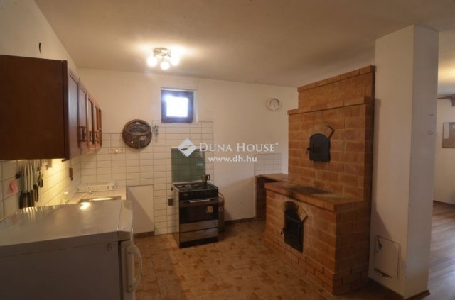 Eladó családi ház, Pilisszentlászlón 126 M Ft, 4 szobás