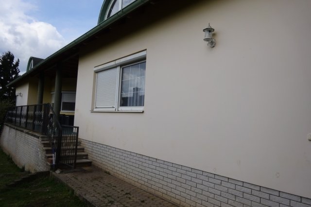 Eladó családi ház, Székesfehérvárott 299 M Ft, 5 szobás