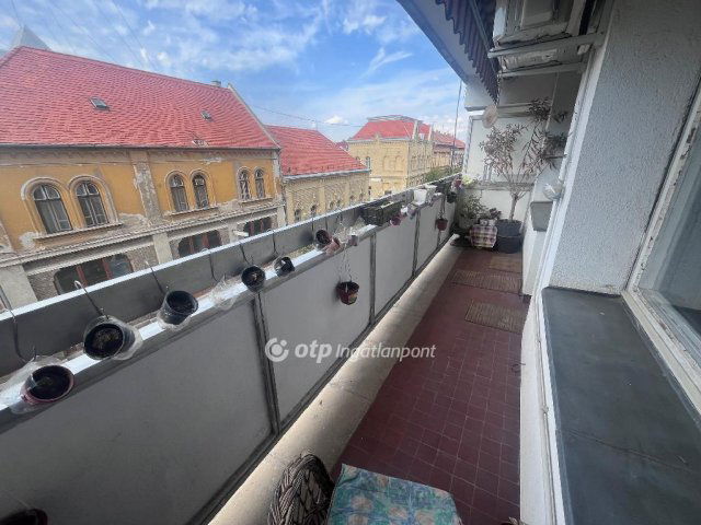 Eladó téglalakás, Szegeden 49.9 M Ft, 2 szobás