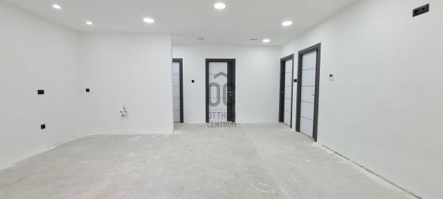 Eladó téglalakás, Székesfehérvárott 89.9 M Ft, 4 szobás