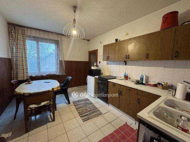 Eladó családi ház, Konyáron 24.9 M Ft, 4 szobás