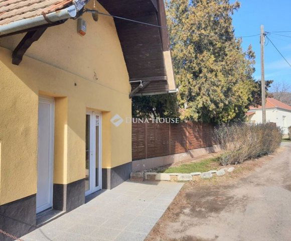 Eladó családi ház, Pécsett, Magyarürögi úton 13.99 M Ft