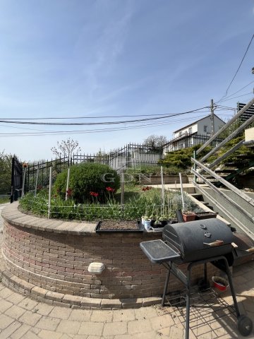 Eladó családi ház, Budapesten, III. kerületben 85 M Ft, 2 szobás