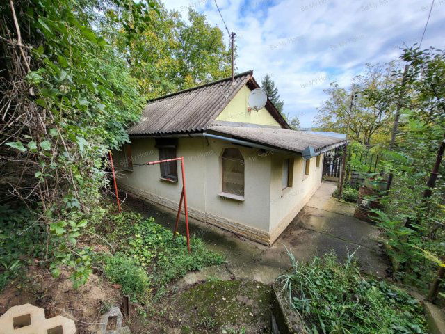 Eladó családi ház, Budapesten, III. kerületben 39.9 M Ft