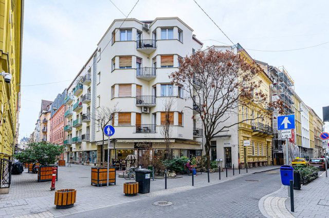 Eladó téglalakás, Budapesten, VI. kerületben 62.9 M Ft, 2 szobás