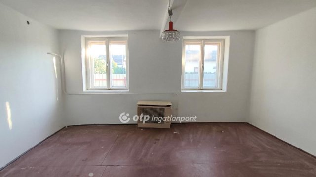 Eladó családi ház, Kunhegyesen 13 M Ft, 2 szobás