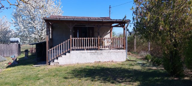 Eladó nyaraló, Szigetújfalun 18.5 M Ft, 2 szobás