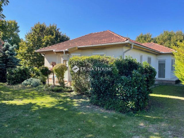 Eladó családi ház, Nagykovácsiban, Nagyszénás utcában 185 M Ft