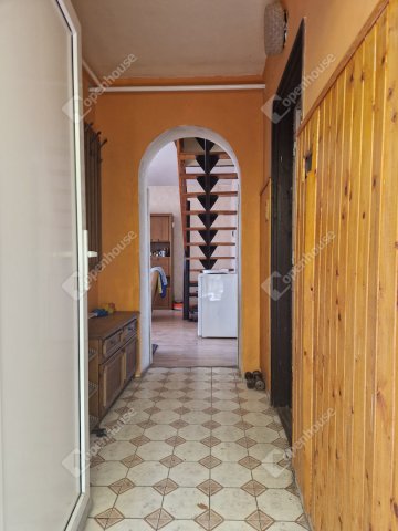 Eladó családi ház, Komáromban 56.9 M Ft, 4 szobás