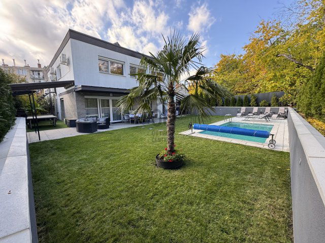 Eladó ikerház, Budapesten, XVI. kerületben 286.9 M Ft, 6 szobás