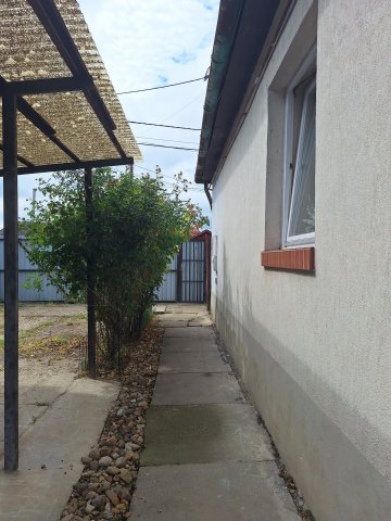 Eladó családi ház, Szolnokon 31.9 M Ft, 2 szobás