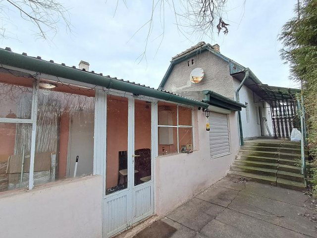 Eladó ipari ingatlan, Budapesten, XV. kerületben 89.9 M Ft