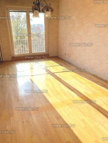 Eladó panellakás, Budapesten, III. kerületben 67.5 M Ft