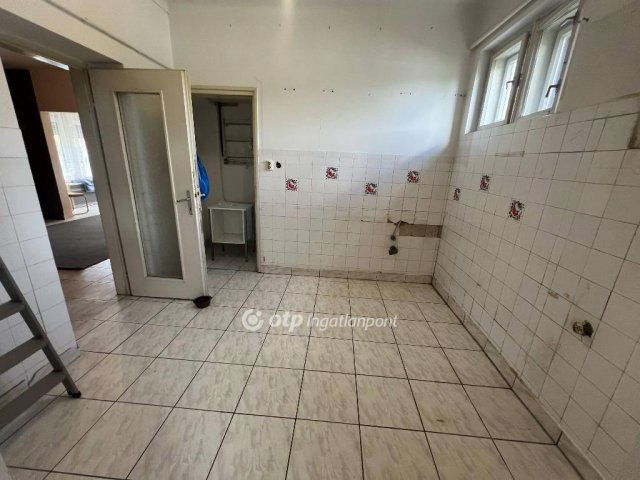 Eladó családi ház, Abonyban 54 M Ft, 4 szobás