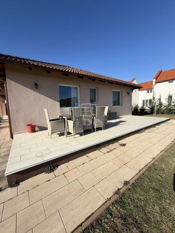 Eladó családi ház, Velencén 218.5 M Ft, 4 szobás