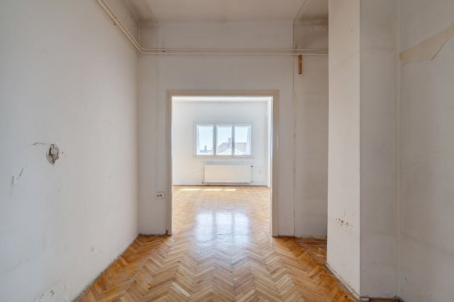 Eladó téglalakás, Budapesten, V. kerületben, Sütő utcában