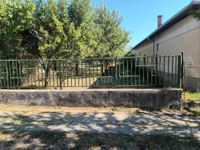 Eladó családi ház, Diósjenőn 37.9 M Ft, 3 szobás