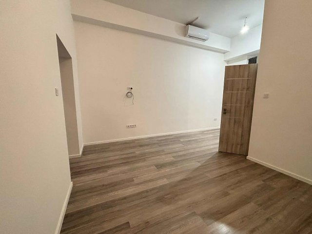 Eladó téglalakás, Budapesten, VI. kerületben, Weiner Leó utcában