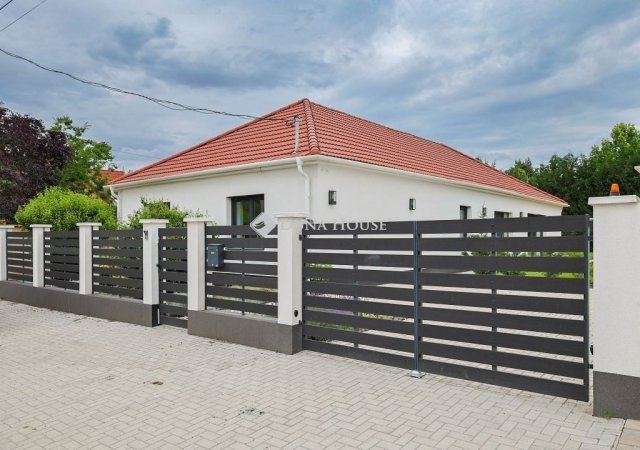 Eladó családi ház, Budapesten, XVIII. kerületben 229.99 M Ft