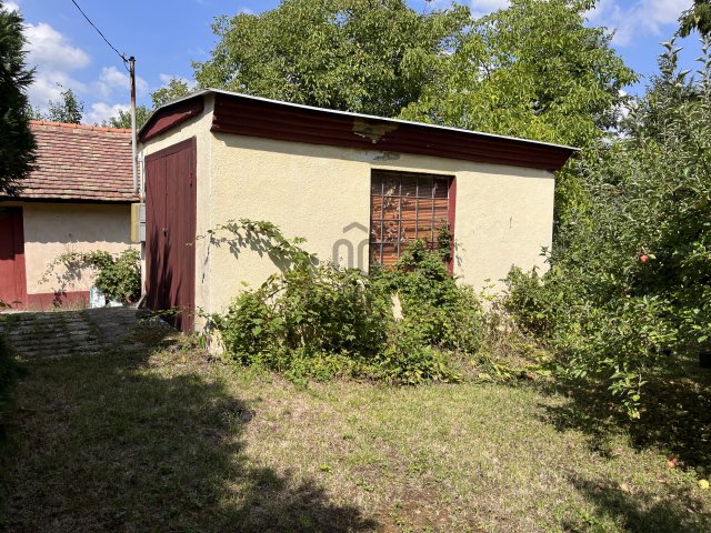 Eladó téglalakás, Tatabányán 36.9 M Ft, 3 szobás
