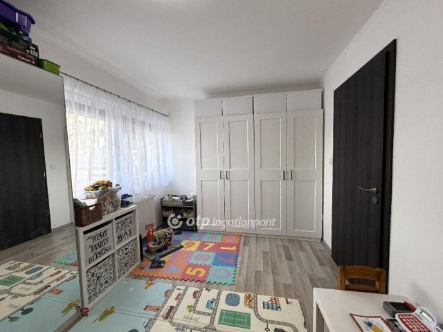 Eladó téglalakás, Budaörsön 114.9 M Ft, 2+2 szobás