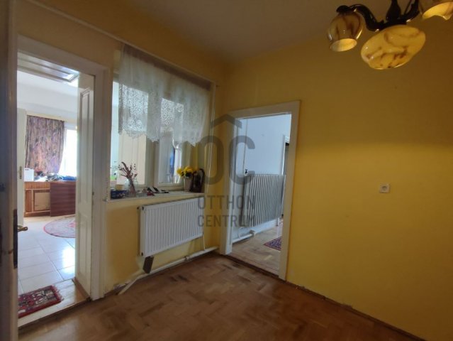 Eladó családi ház, Komáromban 40 M Ft, 3 szobás