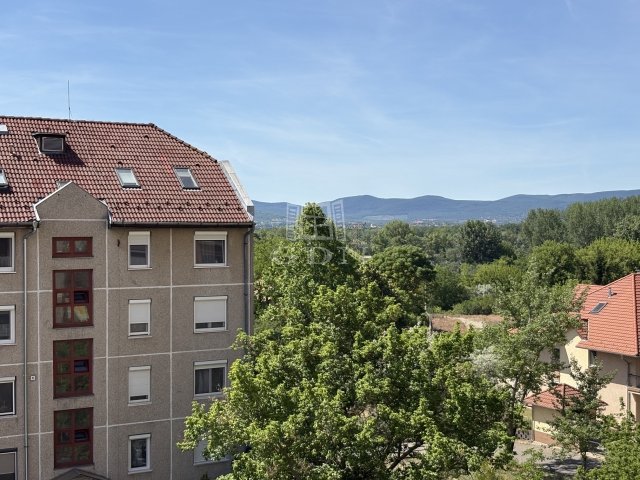Eladó panellakás, Dunakeszin 79.99 M Ft, 2+1 szobás