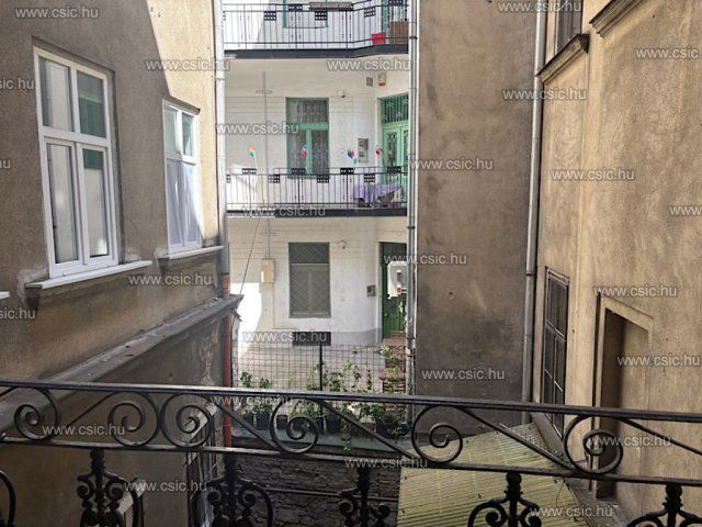 Eladó téglalakás, Budapesten, I. kerületben 82.5 M Ft, 1 szobás