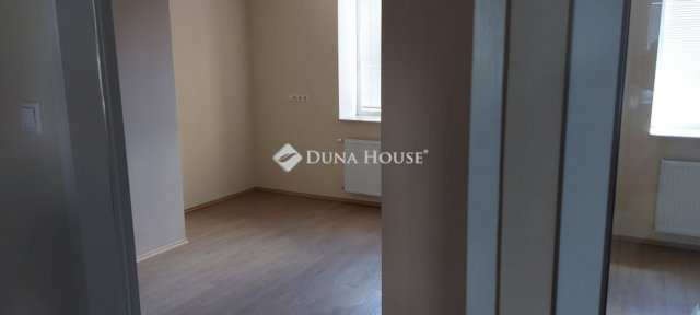 Kiadó iroda, Budapesten, X. kerületben 653 E Ft / hó, 4 szobás